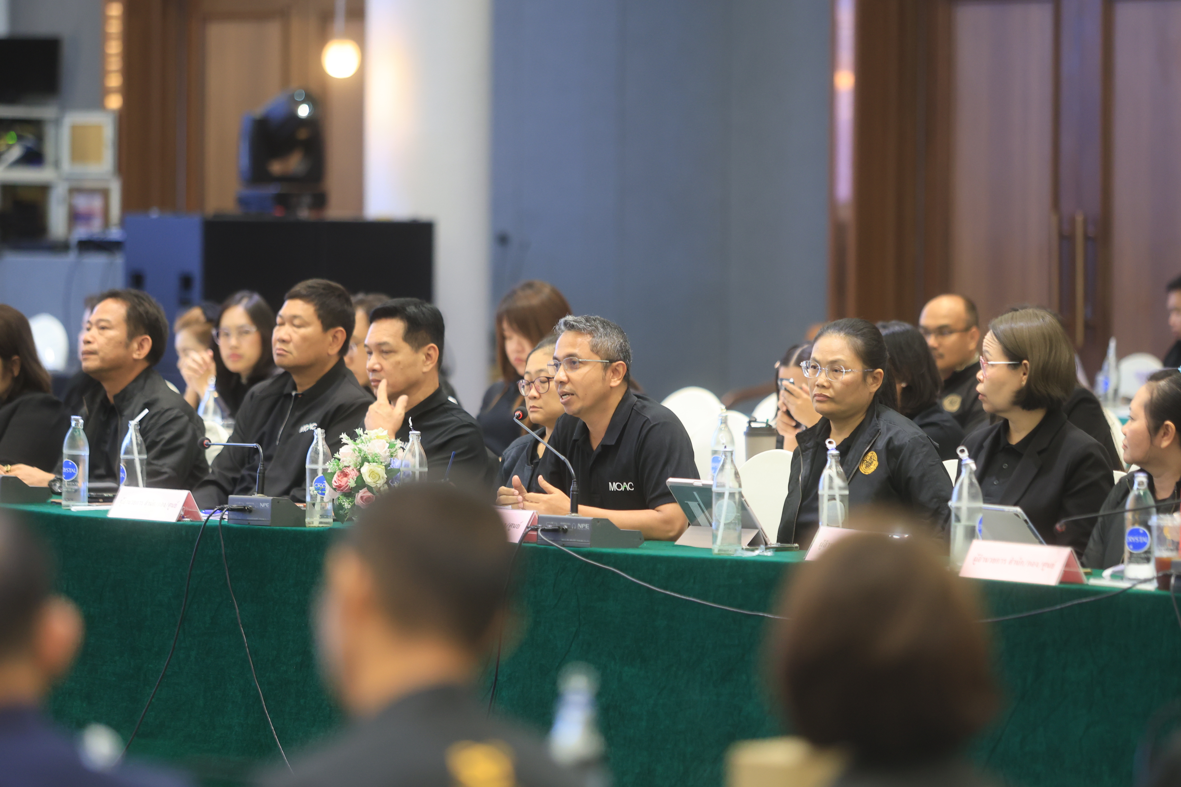 title - เลขาฯ ส.ป.ก. ประชุมเข้ม! 